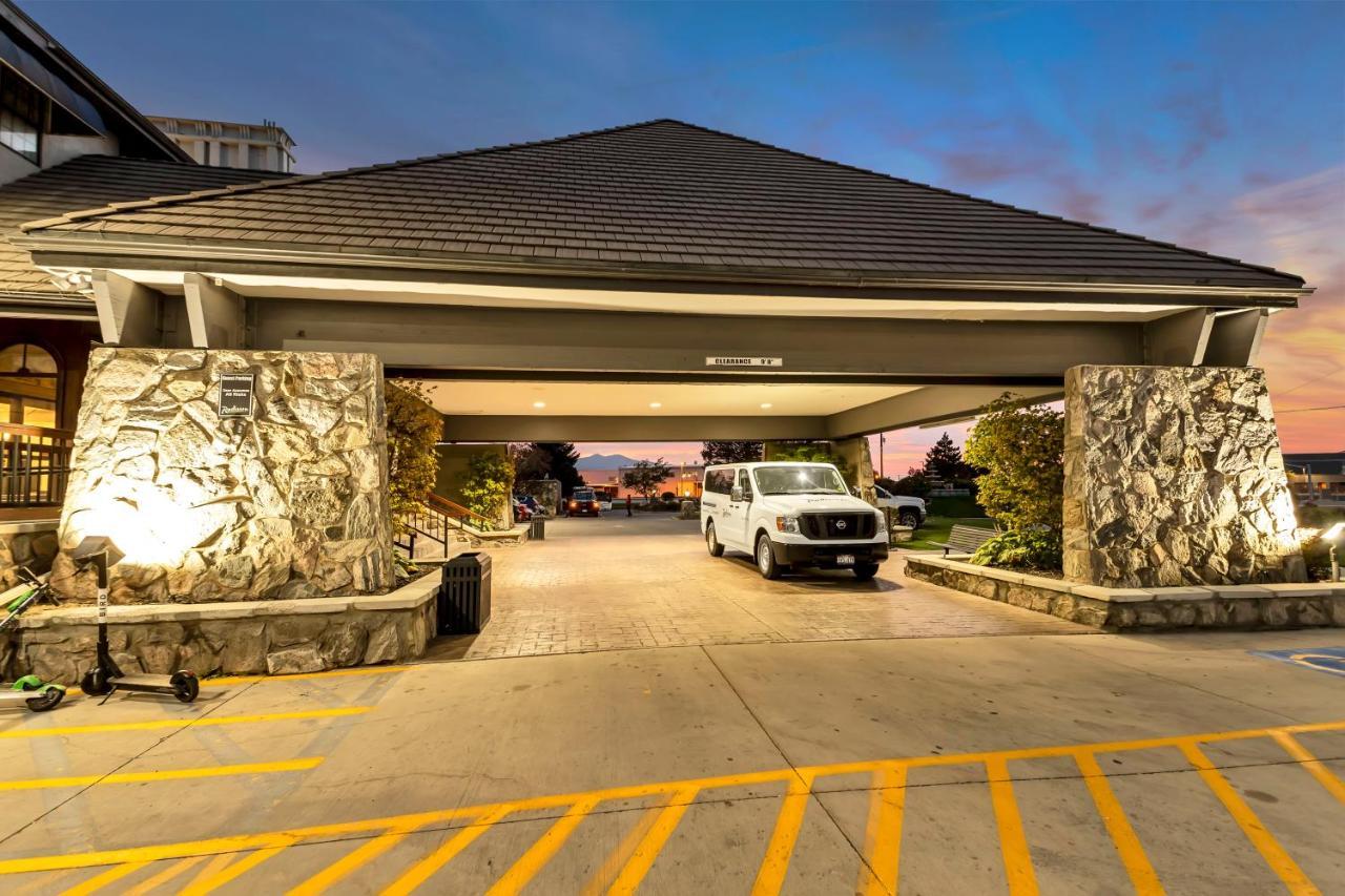 Radisson Hotel Salt Lake City Airport Экстерьер фото