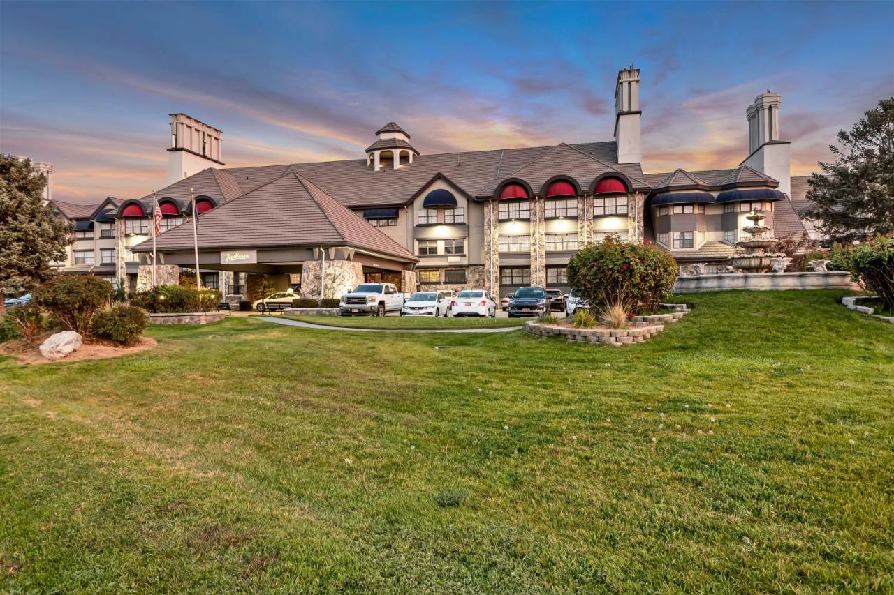 Radisson Hotel Salt Lake City Airport Экстерьер фото