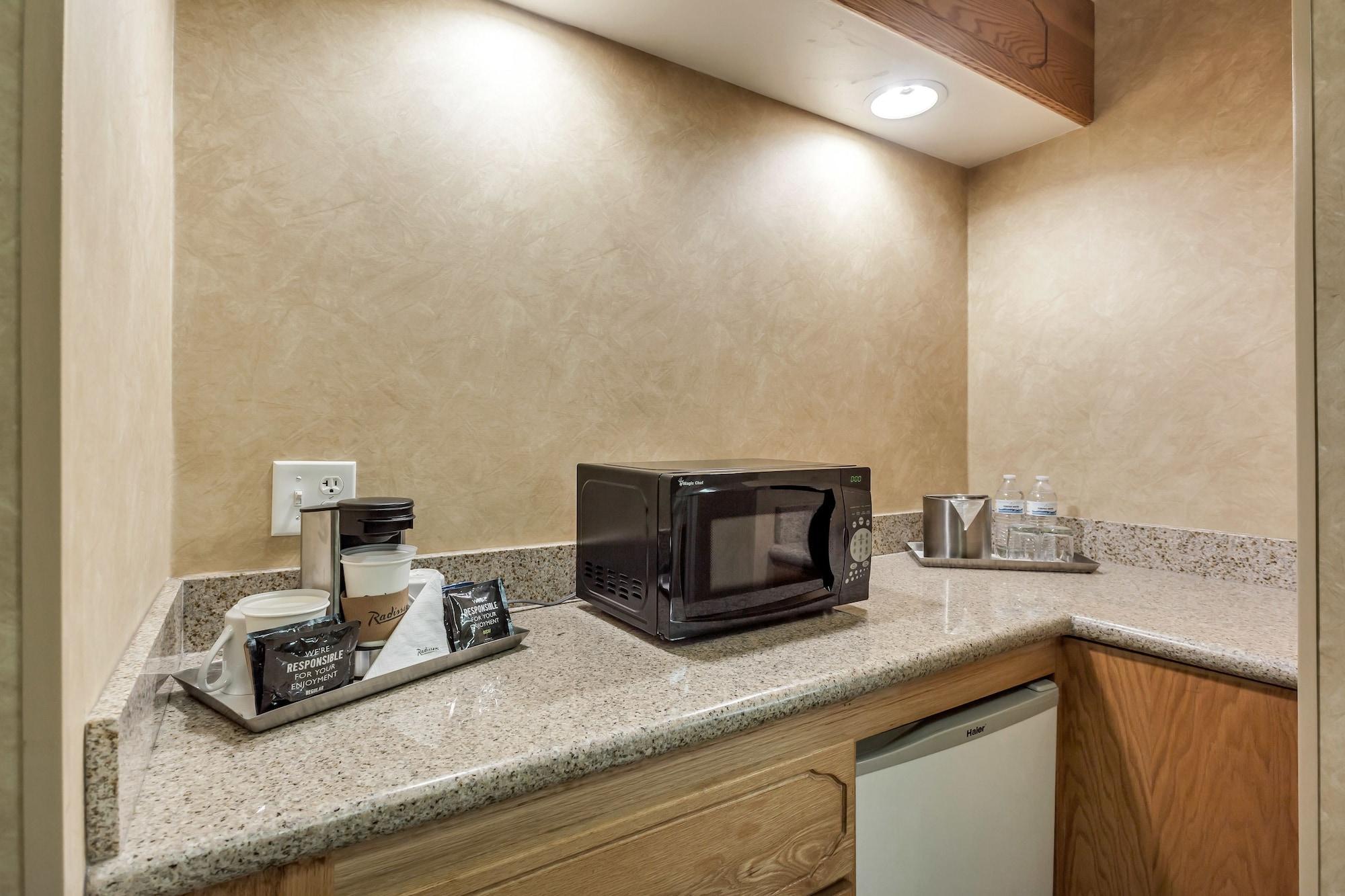 Radisson Hotel Salt Lake City Airport Экстерьер фото