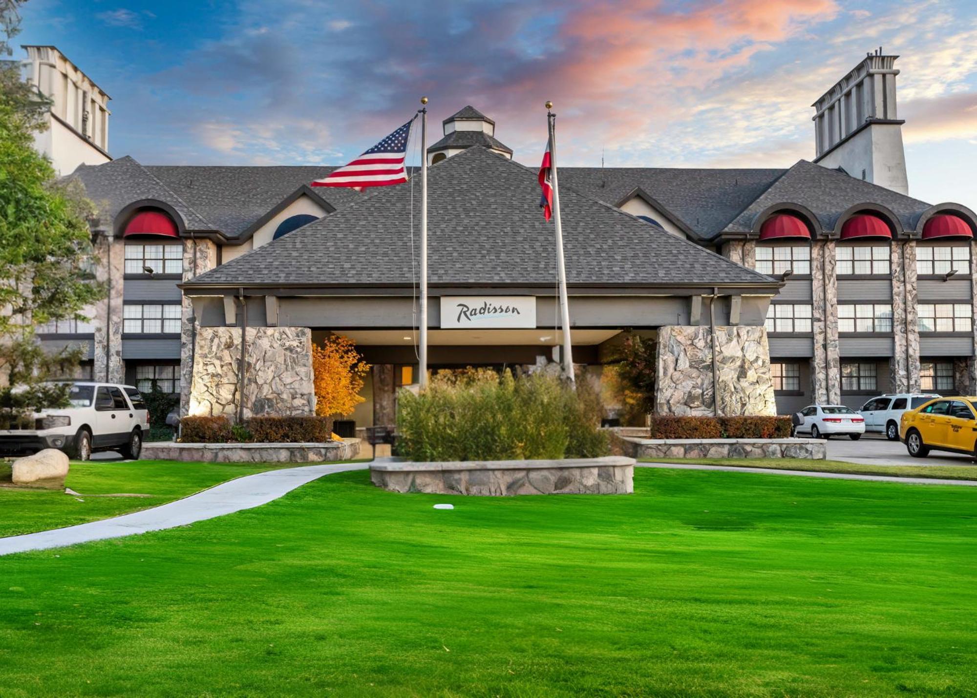 Radisson Hotel Salt Lake City Airport Экстерьер фото