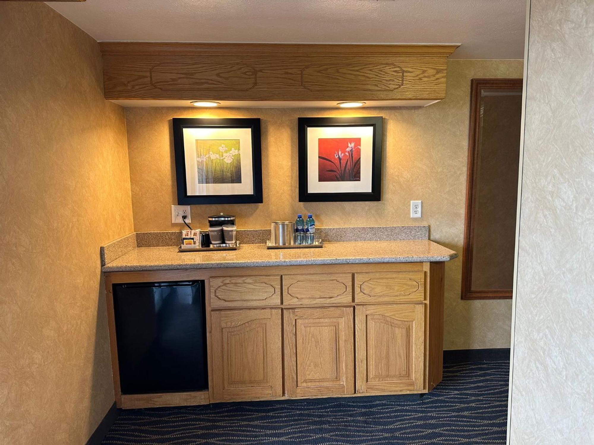Radisson Hotel Salt Lake City Airport Экстерьер фото