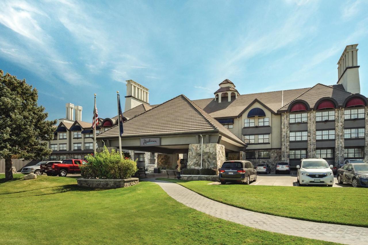 Radisson Hotel Salt Lake City Airport Экстерьер фото